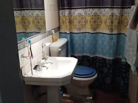TERRENO CON CASA  A REFACCIONAR O DEMOLER ITUZAINGO