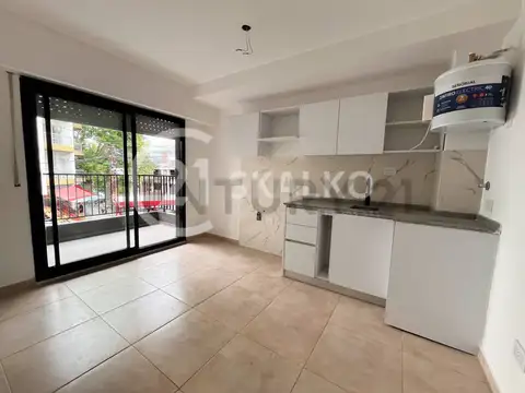 Venta un dormitorio barrio Luis Agote con balcón al frente.