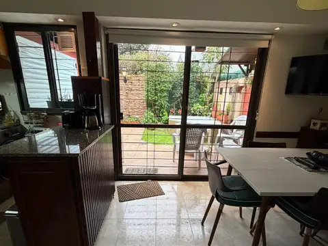 Casa en Alquiler con 1 cochera