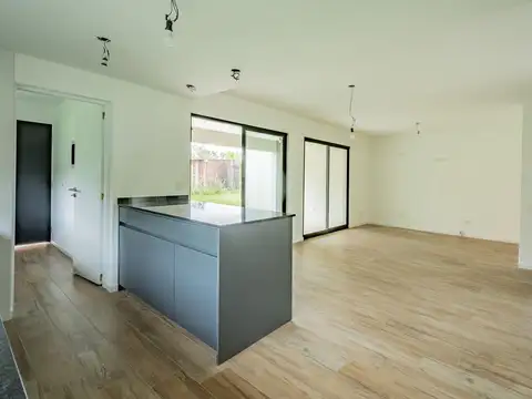 Casa 3 ambientes con 2 baños