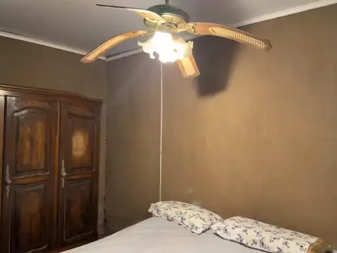 Venta de casa fin de semana con pileta y gran terreno