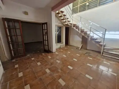 Casa 6 ambientes con 3 baños