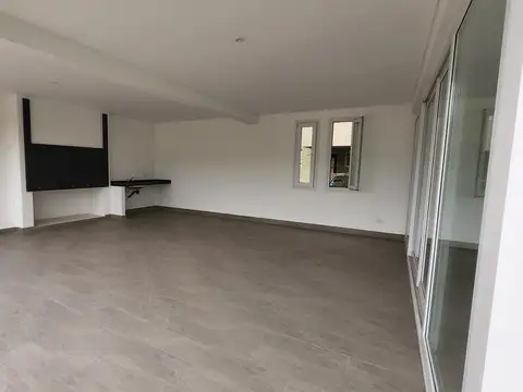 Dúplex en Venta en El Palmar Nordelta – 3 Dormitorios, Jardín Propio, Cochera, Piscina y SUM
