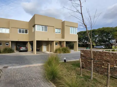 Dúplex en Venta en El Palmar Nordelta – 3 Dormitorios, Jardín Propio, Cochera, Piscina y SUM