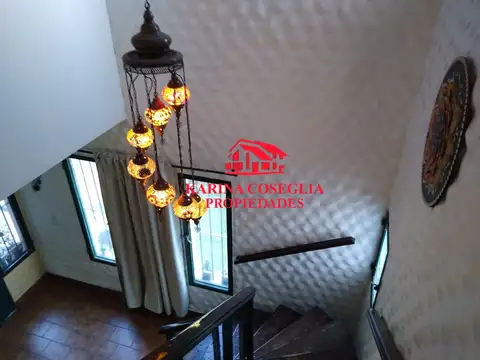 Casa 5 ambientes con 2 baños