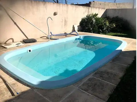 CASA EN LOCALIDAD DE SAN JUSTO- EXCELENTE ESTADO