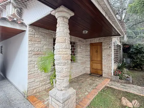 Casa 3 ambientes con 2 baños