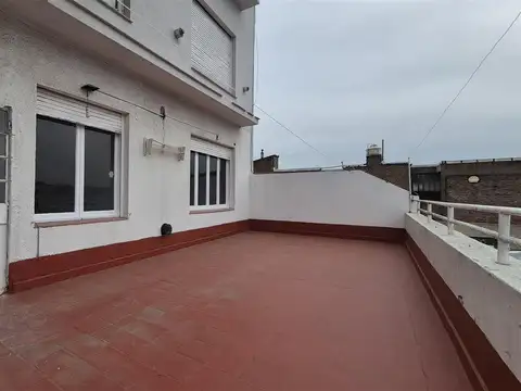 Depto Tipo Casa 5 ambientes con 1 baño