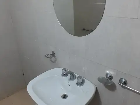 Depto Tipo Casa en Alquiler en Bernal Oeste, $ 350.000