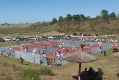 Actividades deportivas tenis en Las Lomas en Interior Buenos Aires