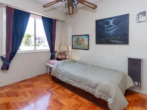 Casa 6 ambientes con 2 baños