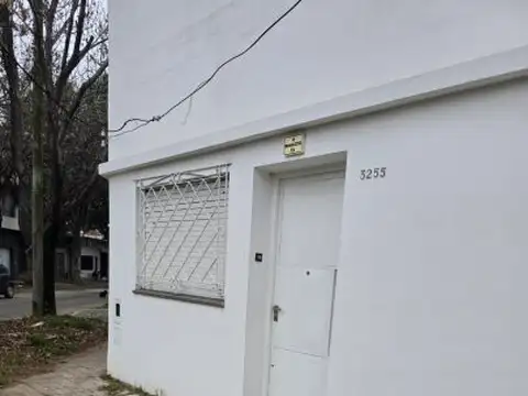 ALQUILER CASA DOS DORMITORIOS EN PLANTA BAJA MORENO 3255