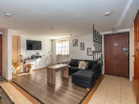 Depto Tipo Casa en Venta de 5 ambientes