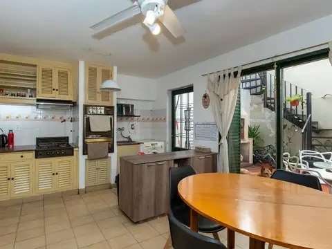 Depto Tipo Casa 5 ambientes con 3 baños