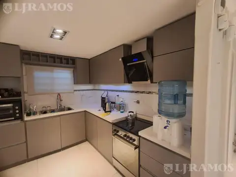 Casa 5 ambientes con 2 baños