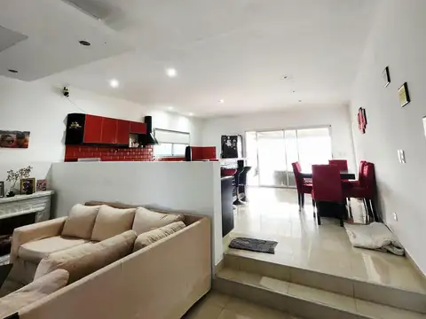 Casa en Venta con 6 cocheras