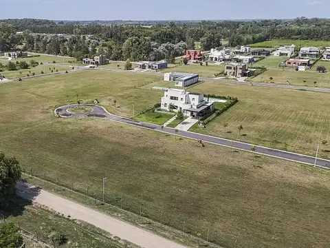 Excelente lote en venta en Barrio Monet