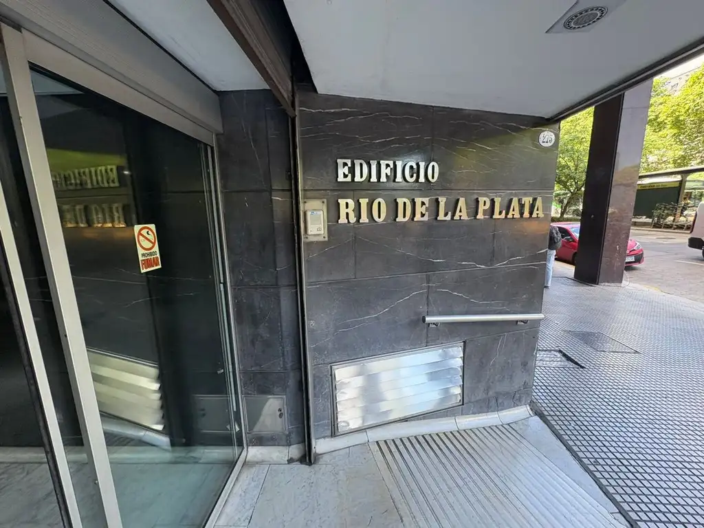 Avenida Paseo Colón 200