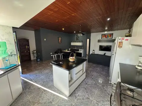 VENTA CASA 5 AMB CON JARDIN EN GENERAL RODRIGUEZ