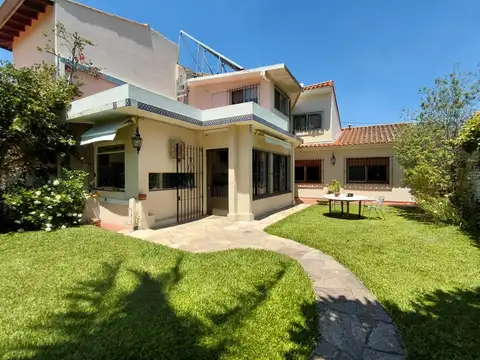Casa de 5 ambientes en venta en Quilmes
