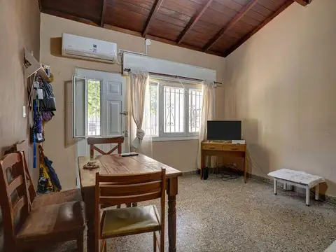 Casa 4 ambientes con 1 baño