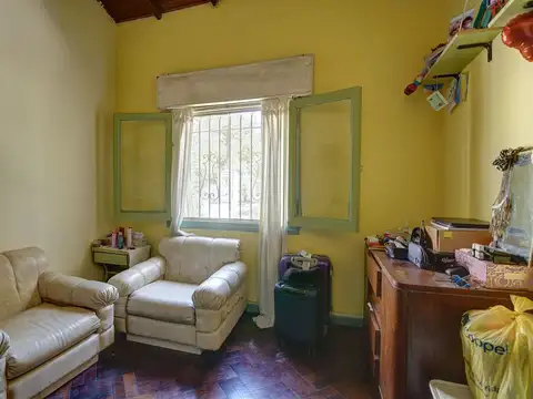 Casa 4 ambientes en Venta Banfield con jardín