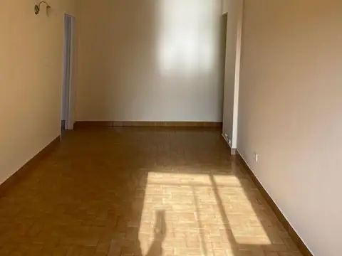 Departamento en Venta en Parque Chacabuco, USD 120.000