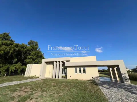 Casa en venta 4 ambientes en Haras San Pablo