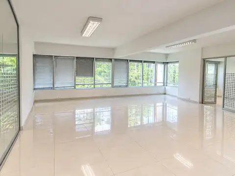 Oficina en Venta con 2 cocheras