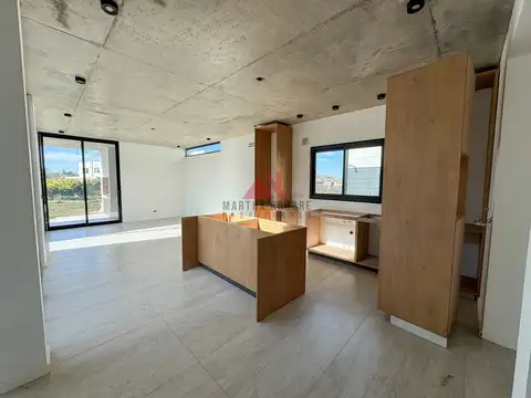 Casa 4 ambientes con 3 baños