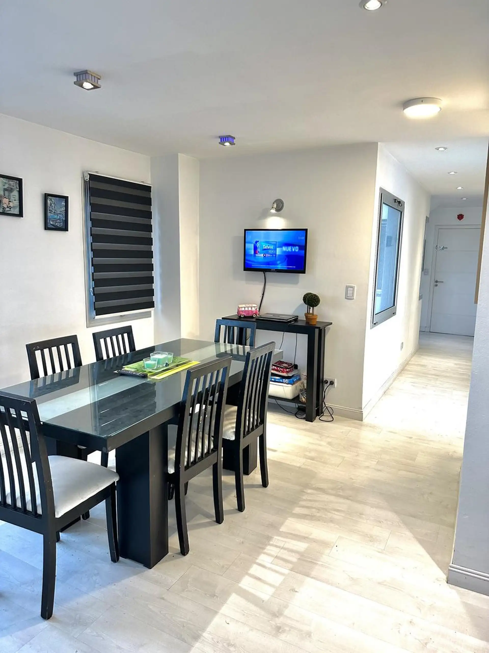 Departamento distribuido en un piso con terraza privada