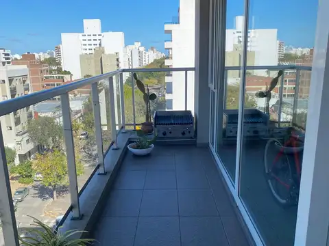 Excelente semipiso de 3 dormitorios en venta en zona catedral, La Plata