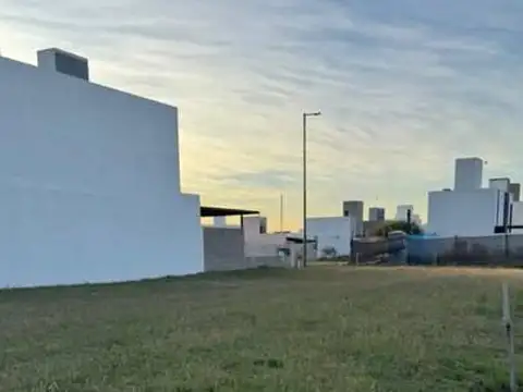 Terreno en Venta en Colinas De Manantiales, USD 77.000
