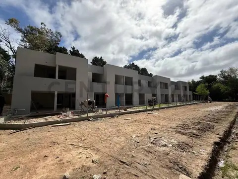 Dúplex 2 Dorm. con Jardín Privado y Cochera – UF 21 – BENAVÍDEZ VILLAGE