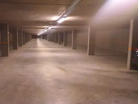 *VENTA DE COCHERA CUBIERTA EN SUBSUELO  *EN COMPLEJO VILANOVA RAMOS