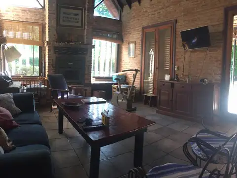 Casa en Alquiler en Bella Vista, USD 1.700