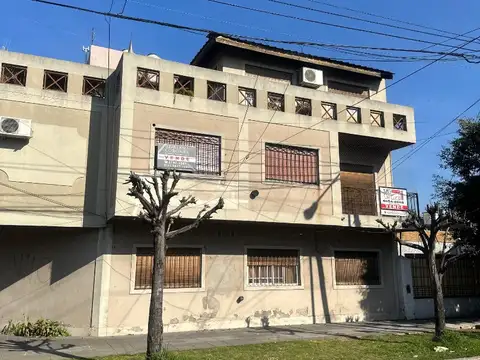 O HIGGINS 300, Piso 1