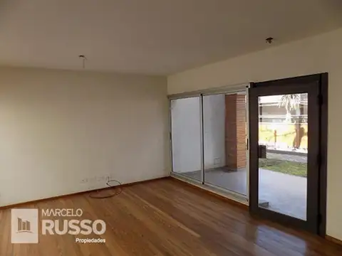 Depto Tipo Casa en Venta en Hurlingham, USD 210.000