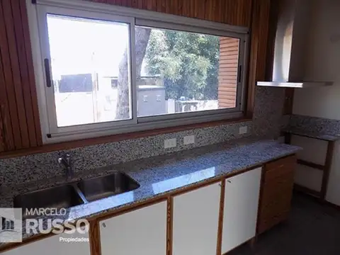 Depto Tipo Casa 3 ambientes con 3 baños