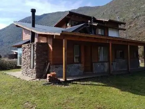 Casa en Venta en El Hoyo, USD 250.000