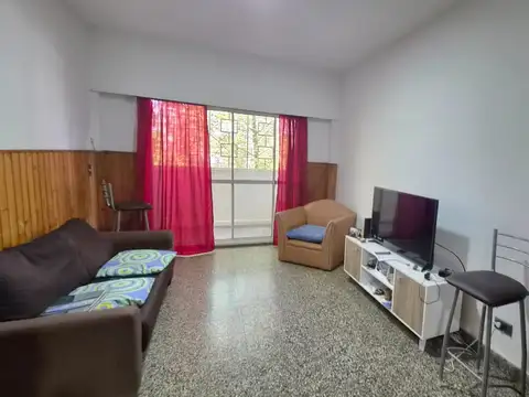 Depto Tipo Casa en Alquiler de 4 ambientes
