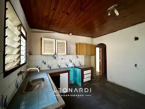 Casa 3 ambientes con 1 baño
