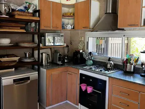 Casa 5 ambientes con 2 baños