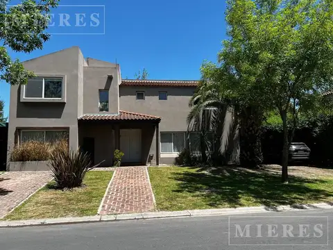 Muy linda casa en venta con renta en San Isidro labrador, Villanueva.