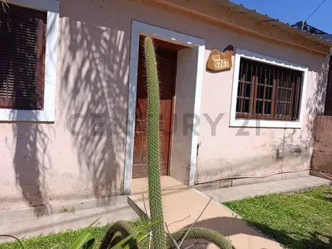 Casa 6 ambientes con 2 baños