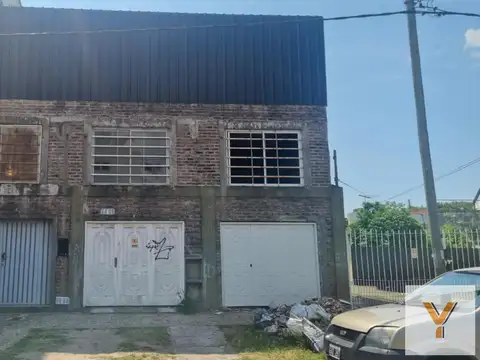 Edificio Comercial en venta - 2 Dormitorios 4 Baños - Lomas de Zamora