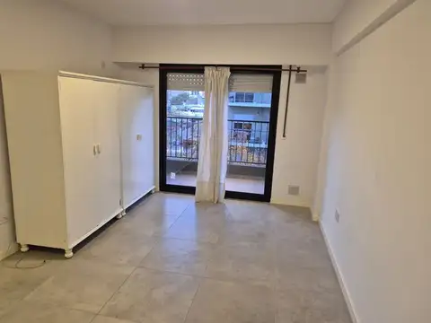 ALQUILER MONOAMBIENTE CON BALCON BARRIO PICHINCHA