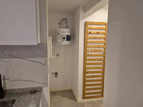 ALQUILER MONOAMBIENTE CON BALCON BARRIO PICHINCHA