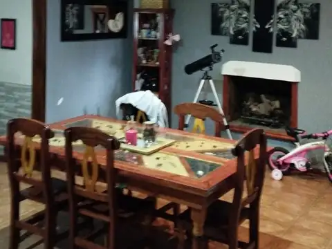 Casa de 4 ambientes en Castelar