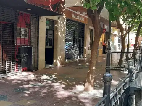 Venta Edificio tres pisos ciudad, Mendoza.